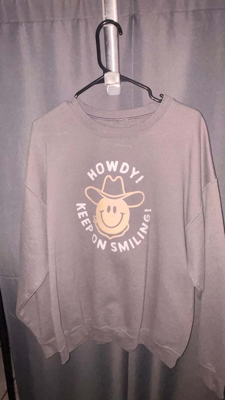 Soul Honey Howdy Keep On Smiling Graphic Sweatshirt Gray XL